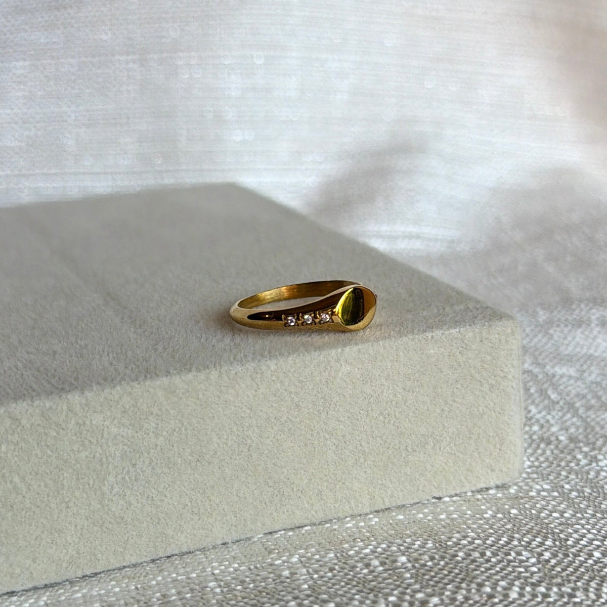 Gold Signet Ring - The Ky Collection